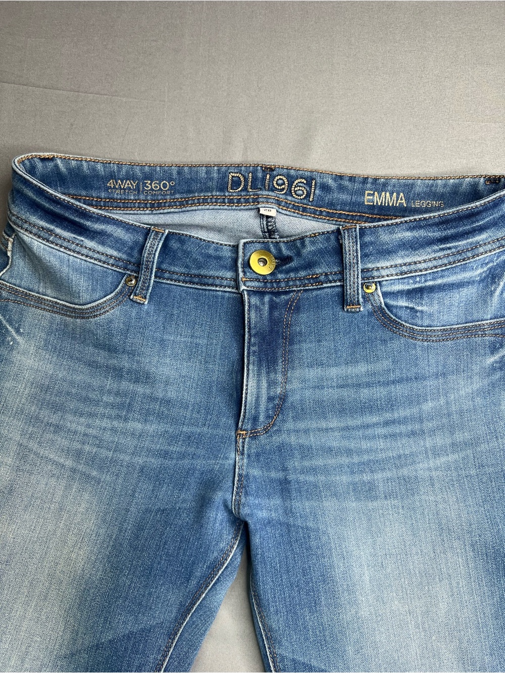 DL1961 Emma Women’s Light Blue Stretch Jeggings